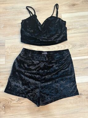 BuffBunny Black Velvet Medium Bralette & Small Shorts Set